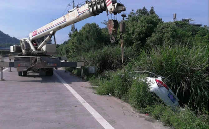 玛多重载吊车救援